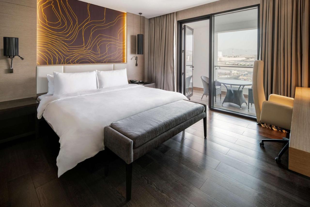 Radisson Collection Muscat, Hormuz Grand Hotel Exterior photo Deluxe Room