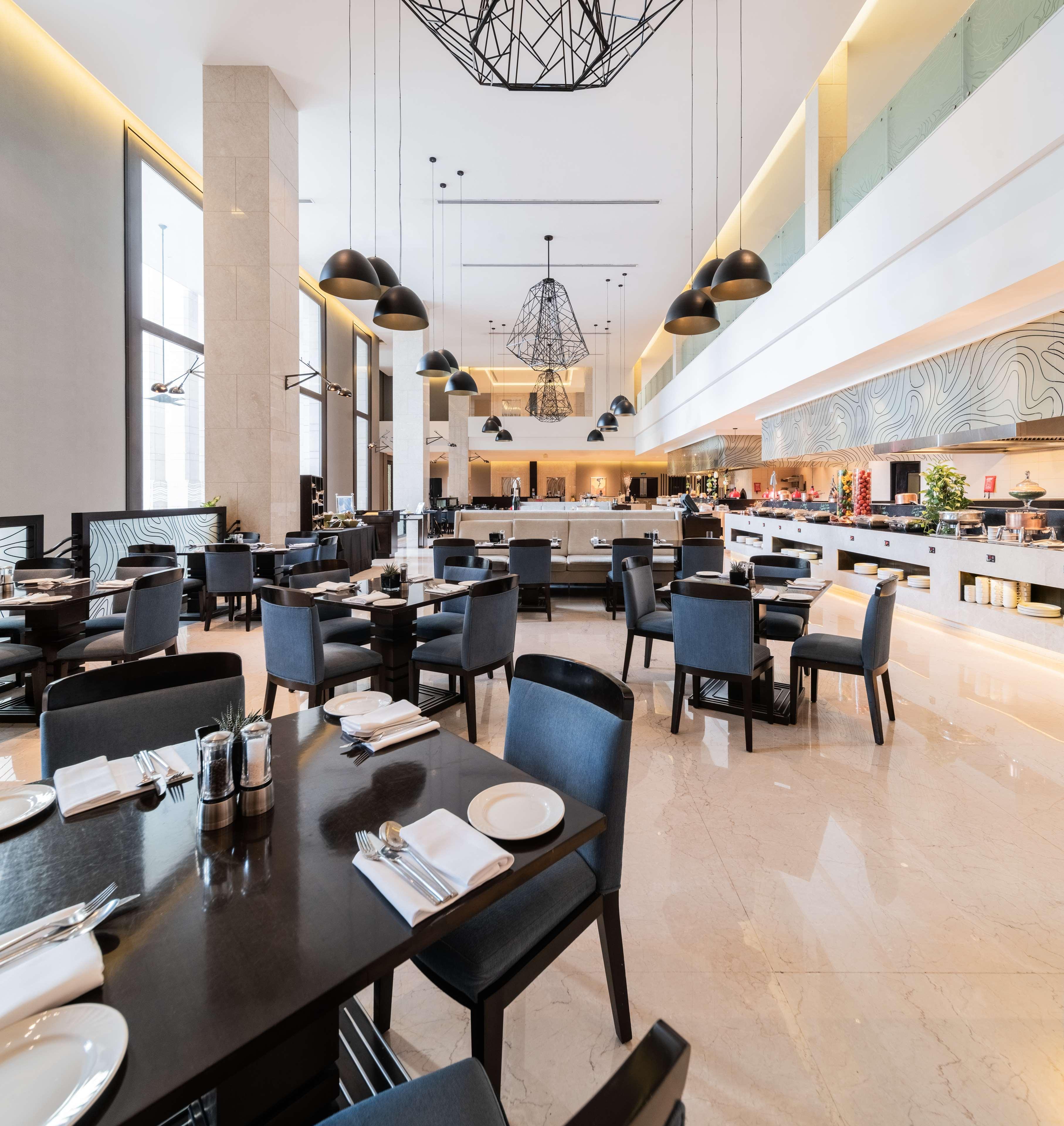 Radisson Collection Muscat, Hormuz Grand Hotel Exterior photo The restaurant