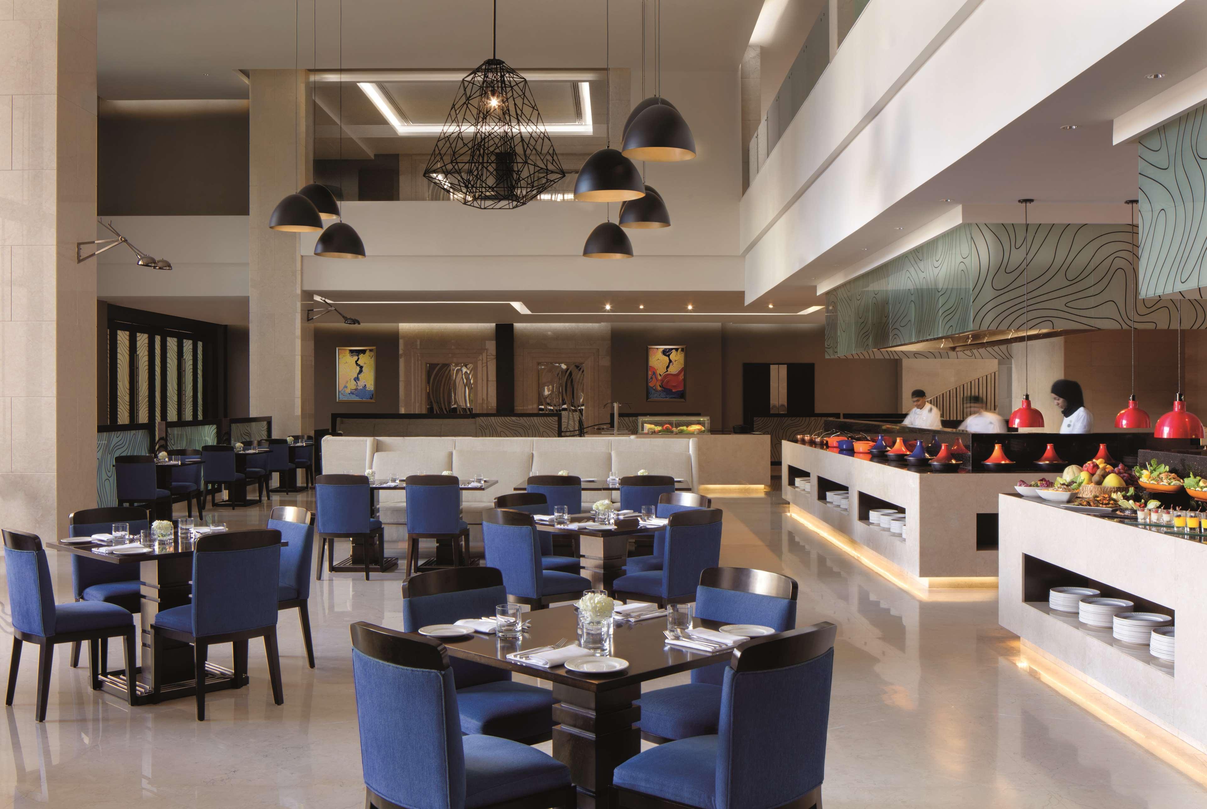 Radisson Collection Muscat, Hormuz Grand Hotel Exterior photo The restaurant at the hotel