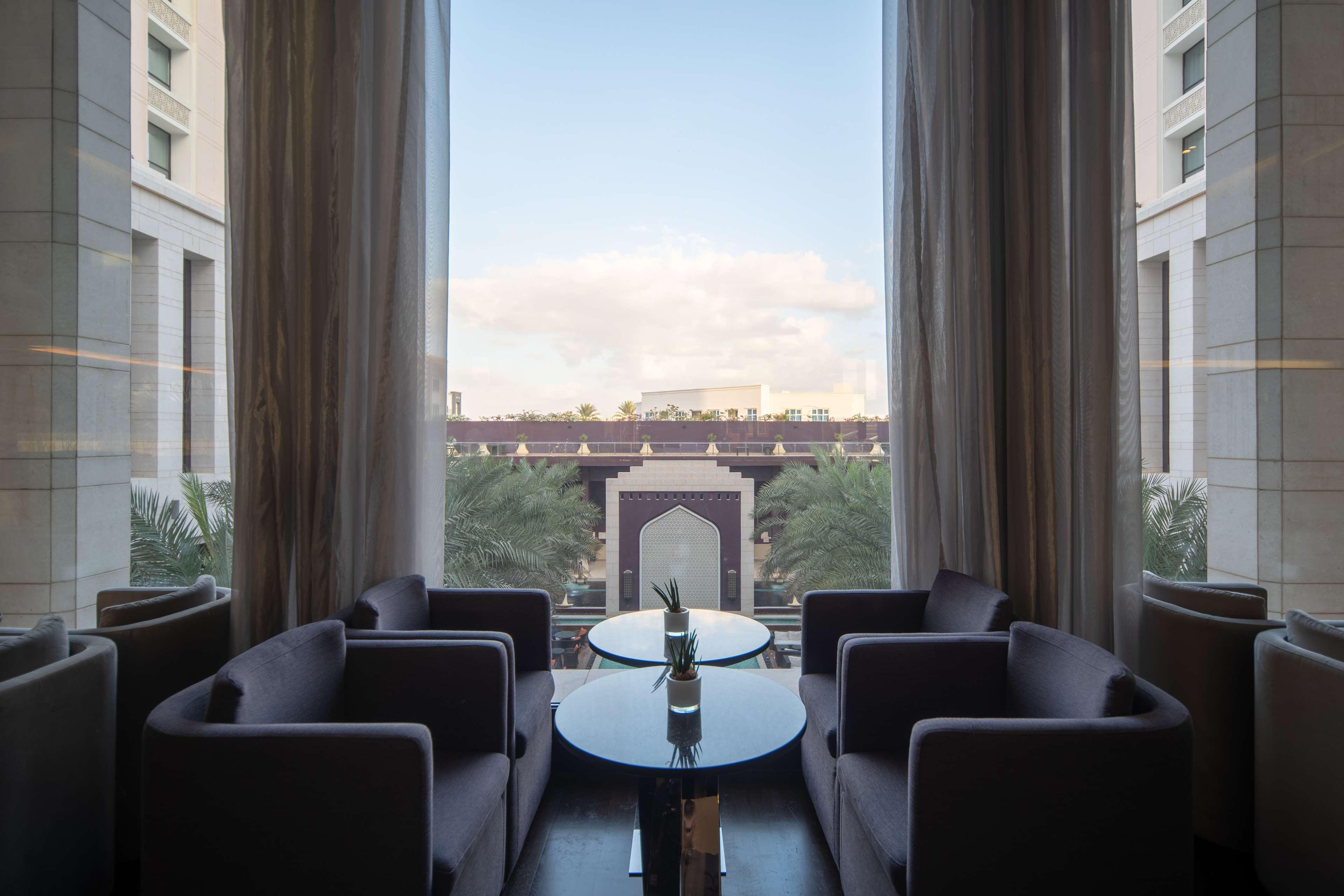 Radisson Collection Muscat, Hormuz Grand Hotel Exterior photo The lounge at the airport